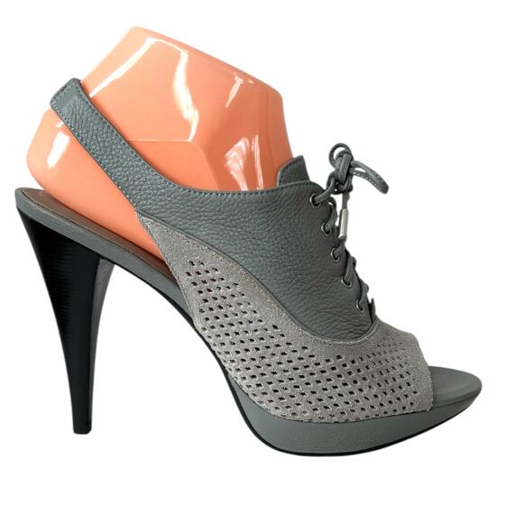Kenneth Cole New York Perforated Leather Slingback Heels in Gray Women's Sz 7.5M - Picture 1 of 16